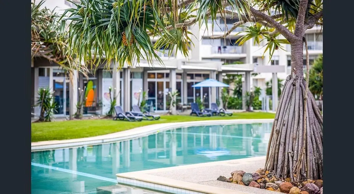 Rooftop Apartment - Heated Pool & Beach Access マークーラ
