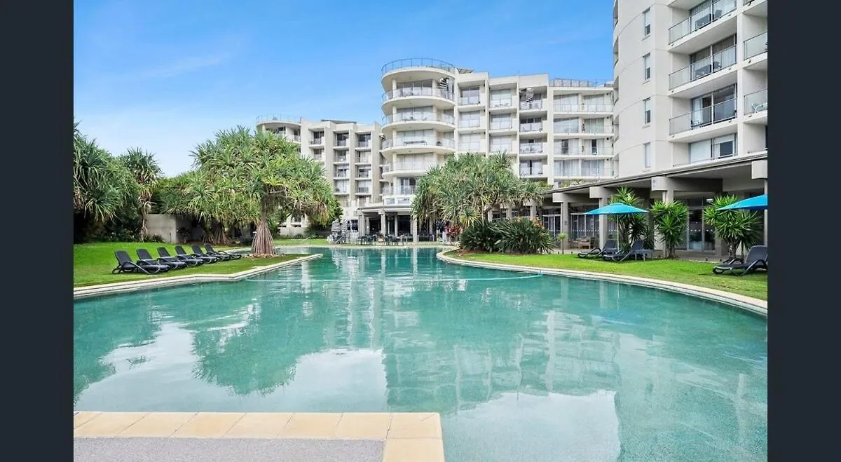 Rooftop Apartment - Heated Pool & Beach Access マークーラ